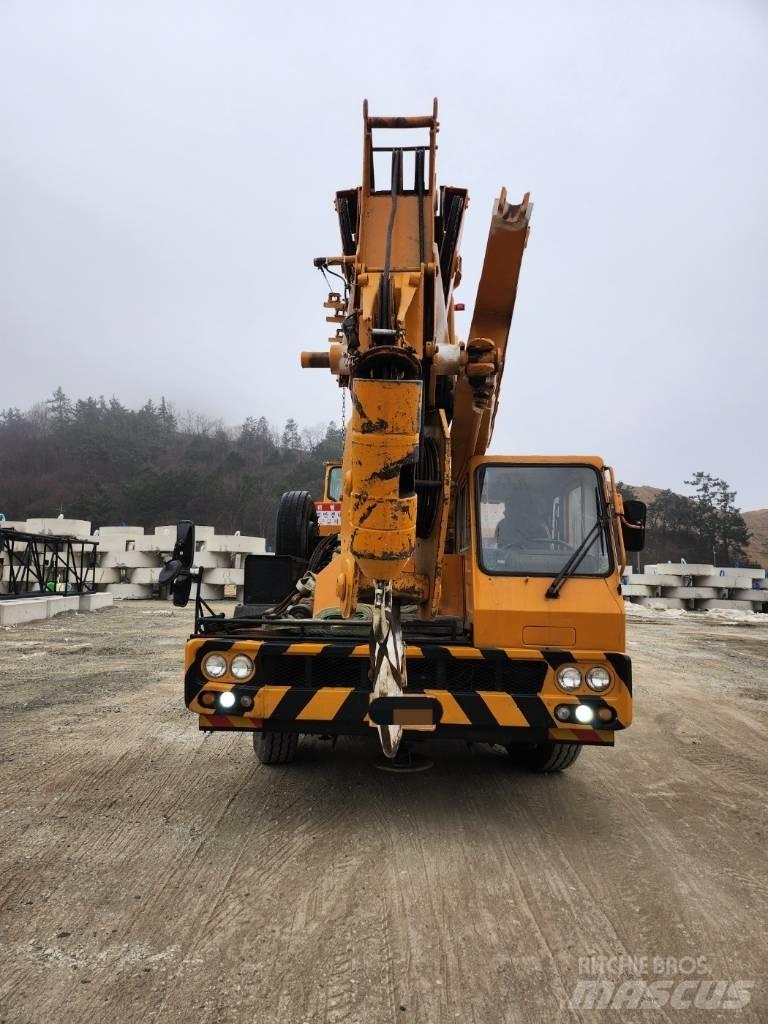 Hyundai HC 50 全路面起重機/吊車