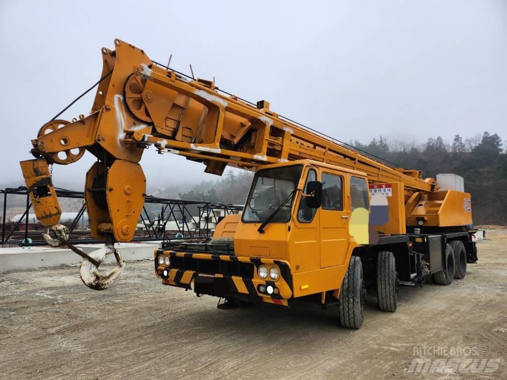 Hyundai HC 50 全路面起重機/吊車