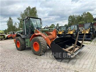 Hitachi ZW 150 輪胎式裝載機