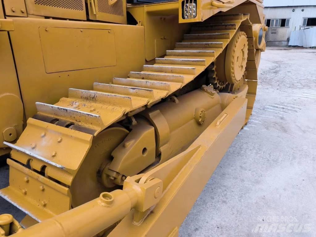 CAT D 8 R 履帶推土機