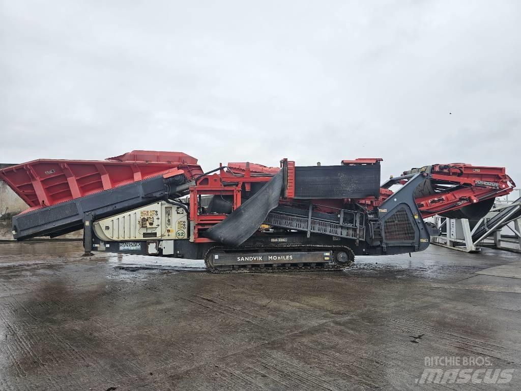 Sandvik QE 441 移動式篩選機