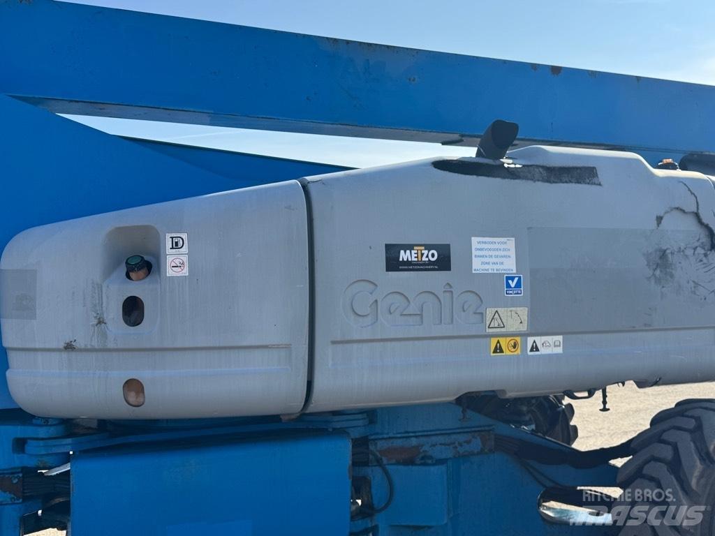 Genie 135/70 曲臂高空作業車
