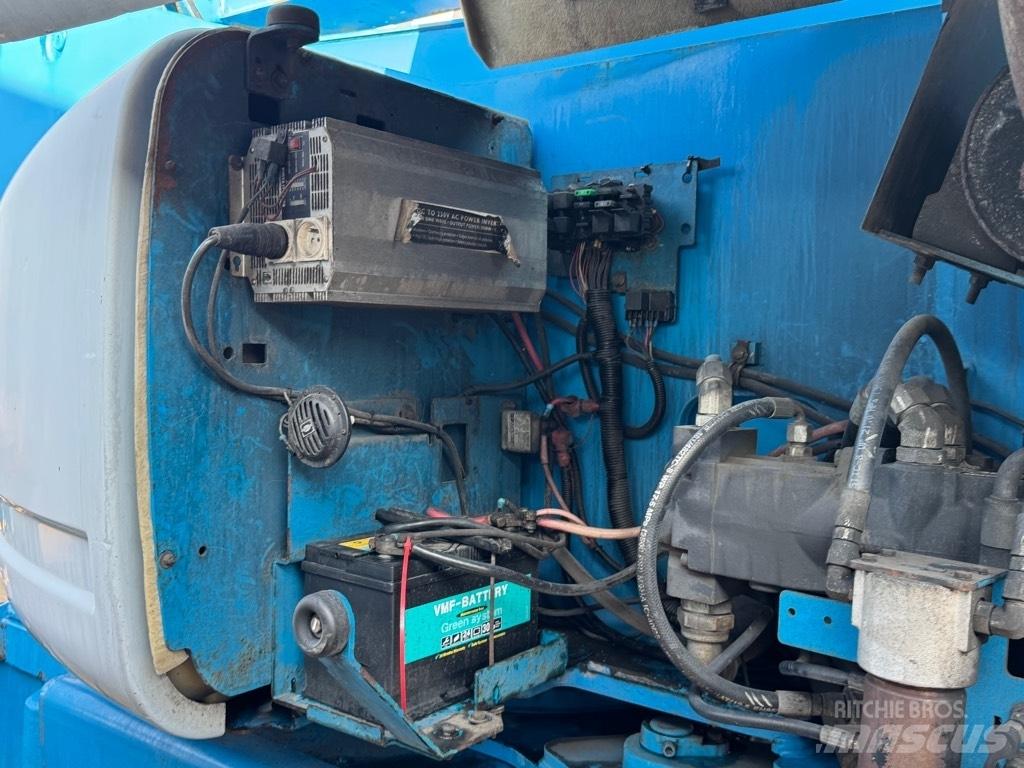 Genie 135/70 曲臂高空作業車