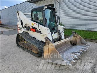 Bobcat T870 滑移轉向裝載機