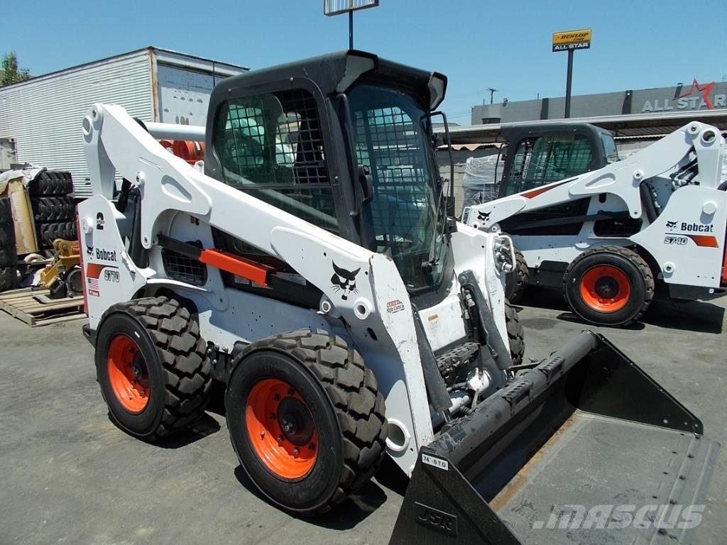 Bobcat S770 滑移轉向裝載機