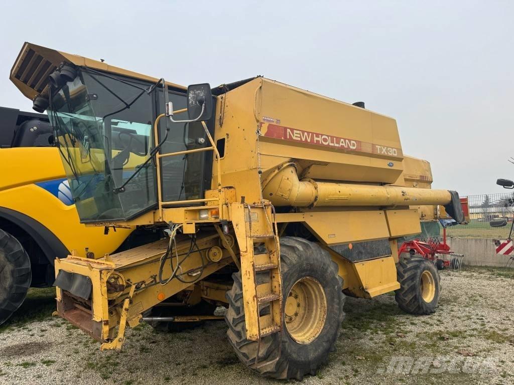 New Holland TX 30 聯合收穫機