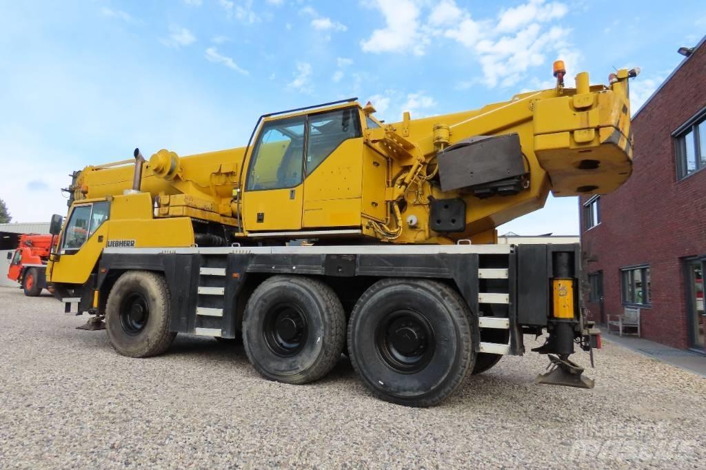 Liebherr LTM 1055-1 全路面起重機/吊車
