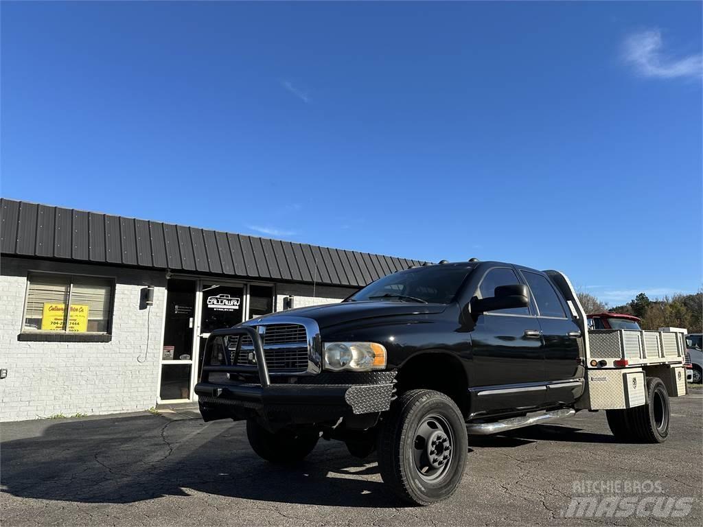 Dodge RAM 3500 平板式/側卸式卡車
