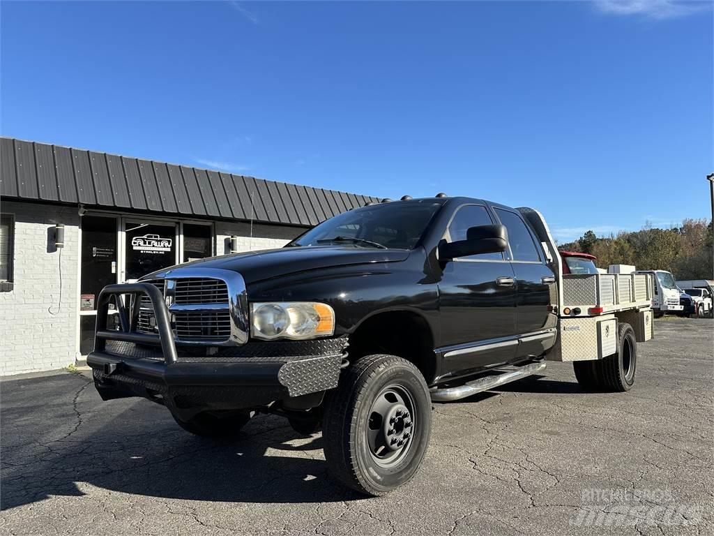 Dodge RAM 3500 平板式/側卸式卡車