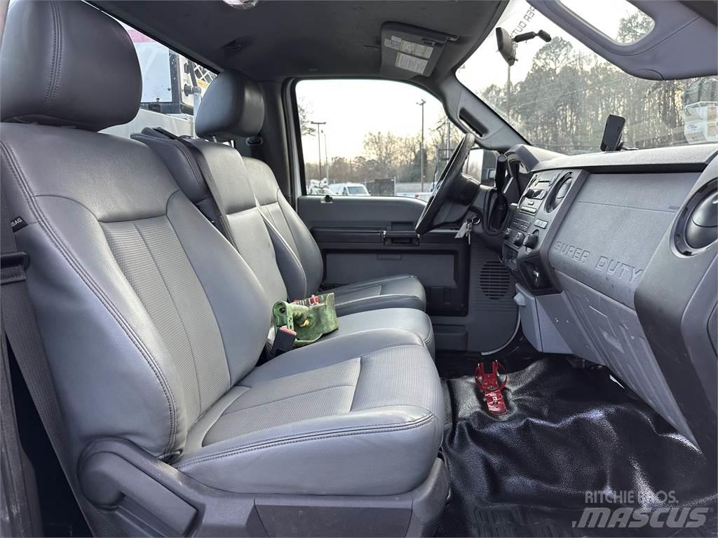 Ford F550 都市/通用型車輛
