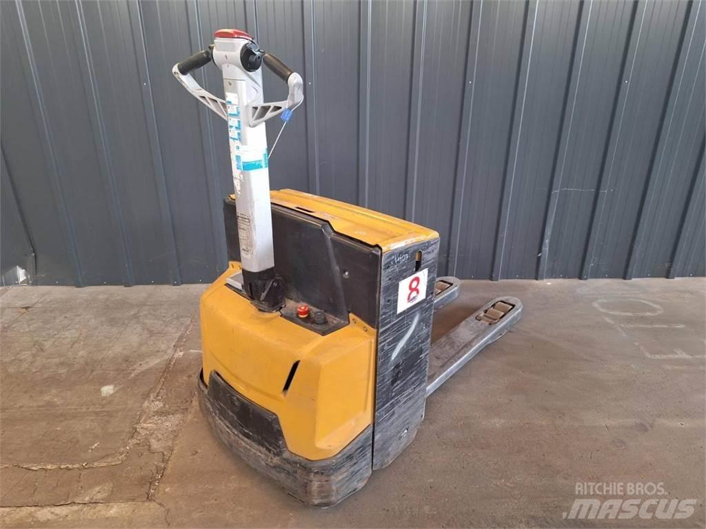 CAT NPP20N2 行走控制式堆積機