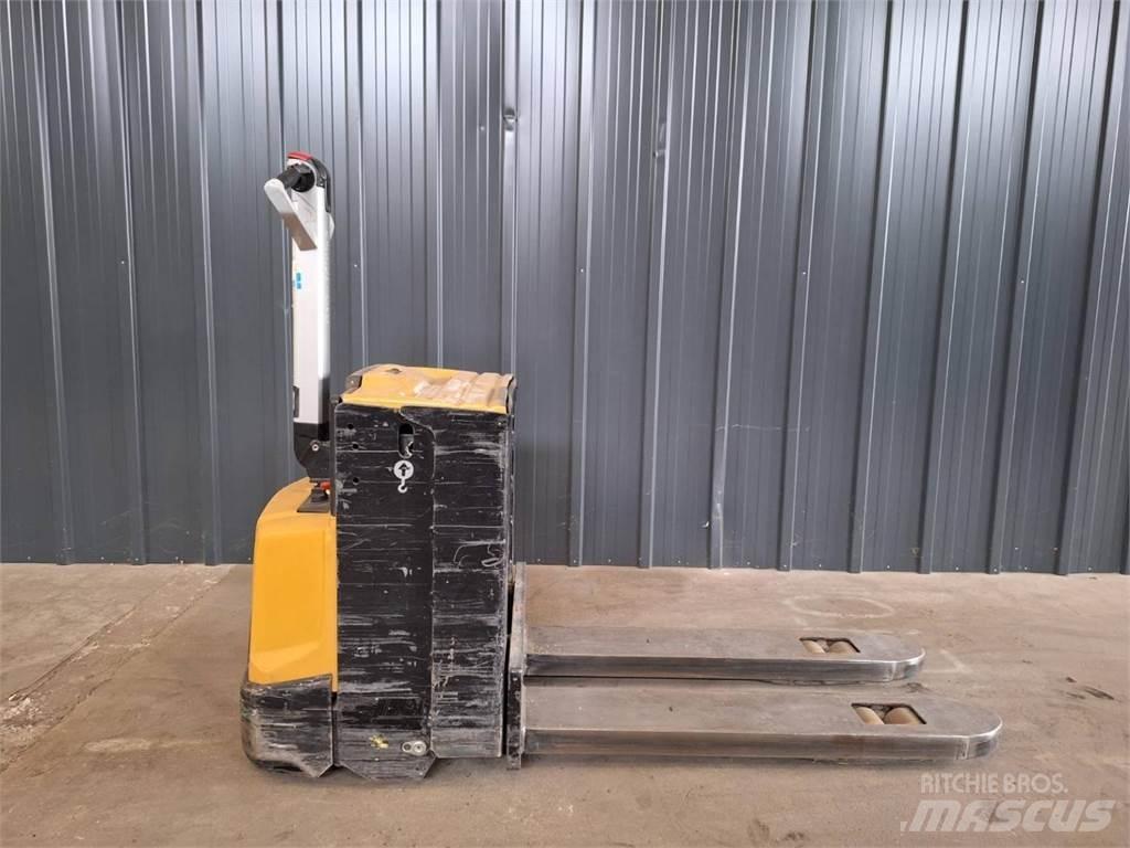 CAT NPP20N2E 行走控制式堆積機