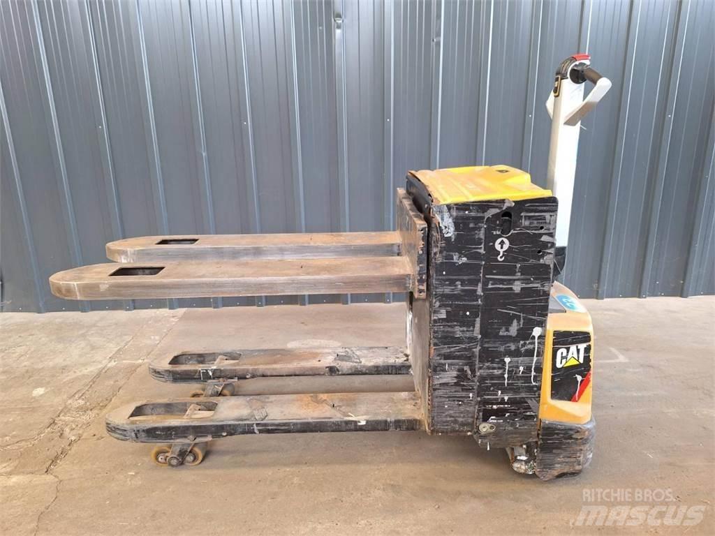 CAT NPP20N2E 行走控制式堆積機