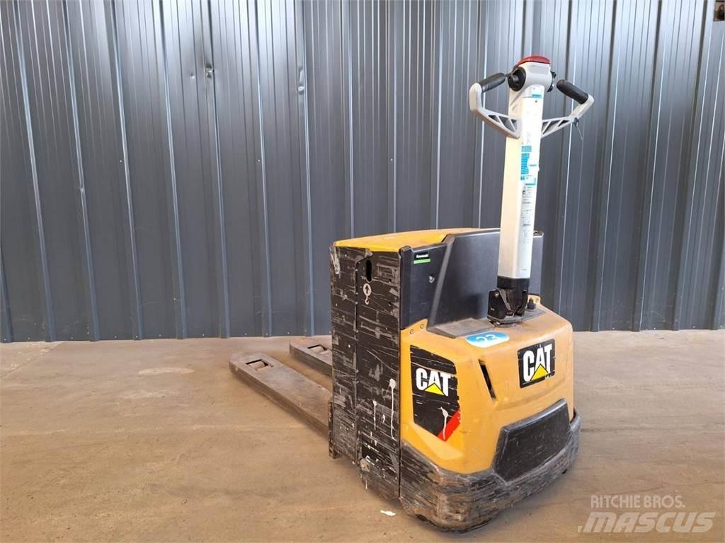 CAT NPP20N2E 行走控制式堆積機