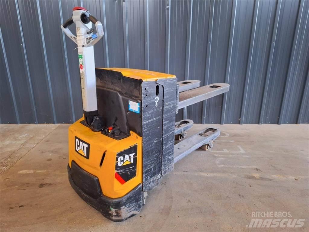 CAT NPP20N2E 行走控制式堆積機