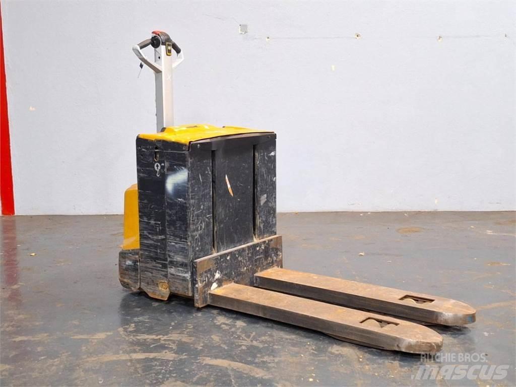 CAT NPP20N2E 行走控制式堆積機