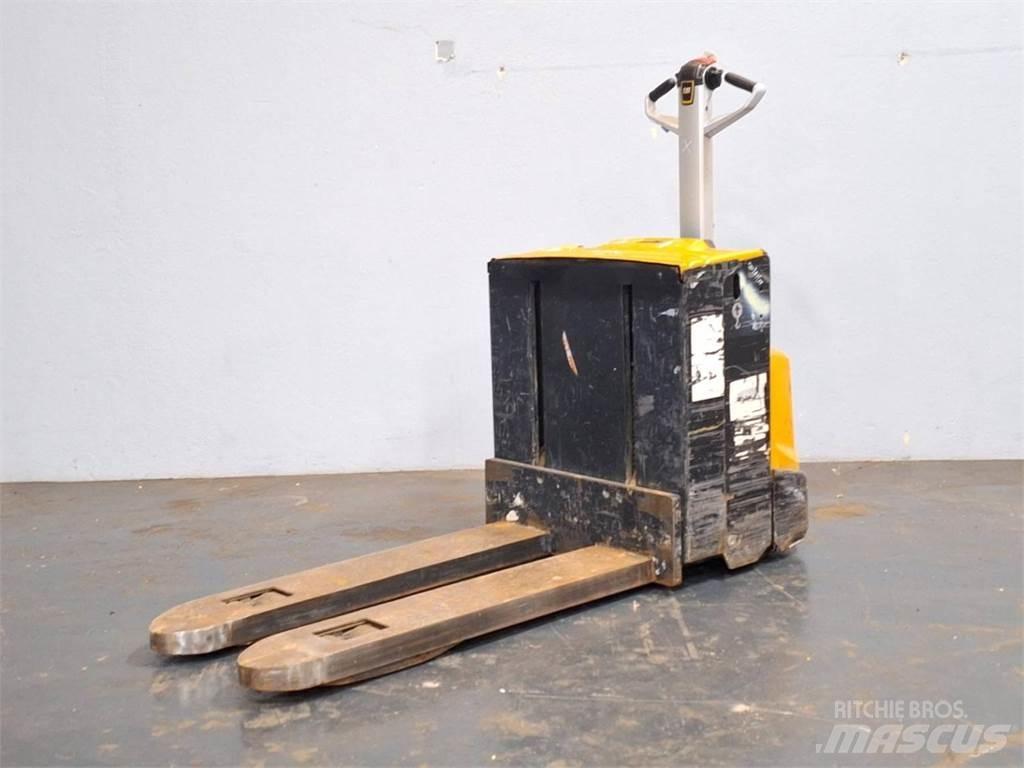 CAT NPP20N2E 行走控制式堆積機