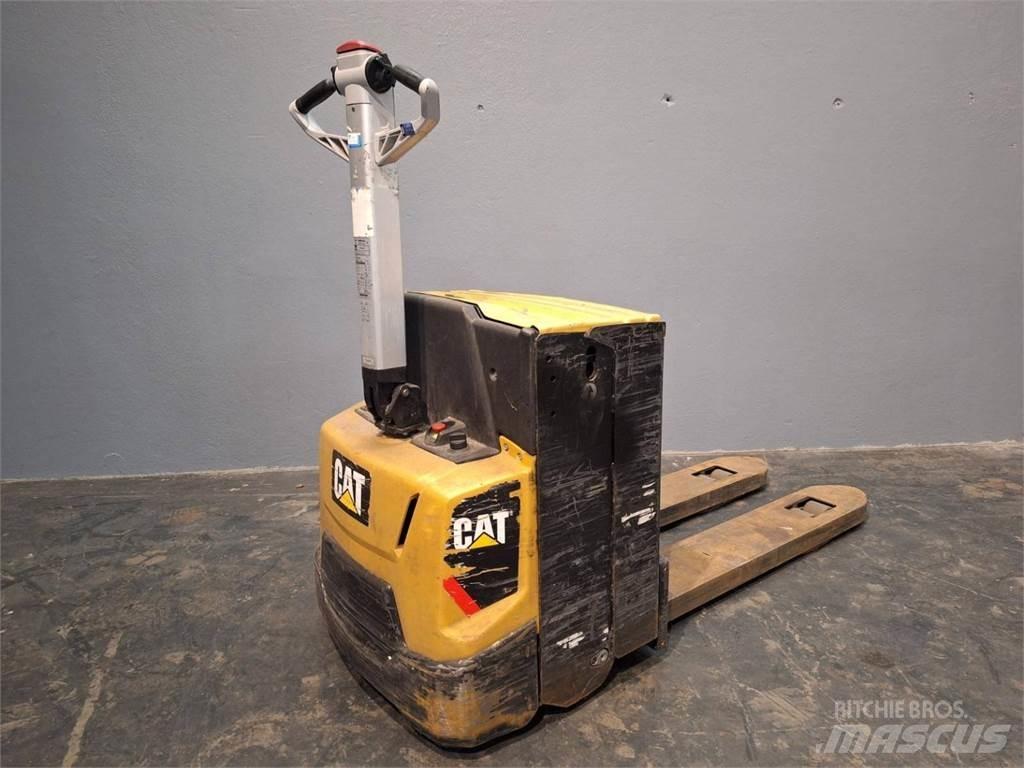 CAT NPP20N2E 行走控制式堆積機