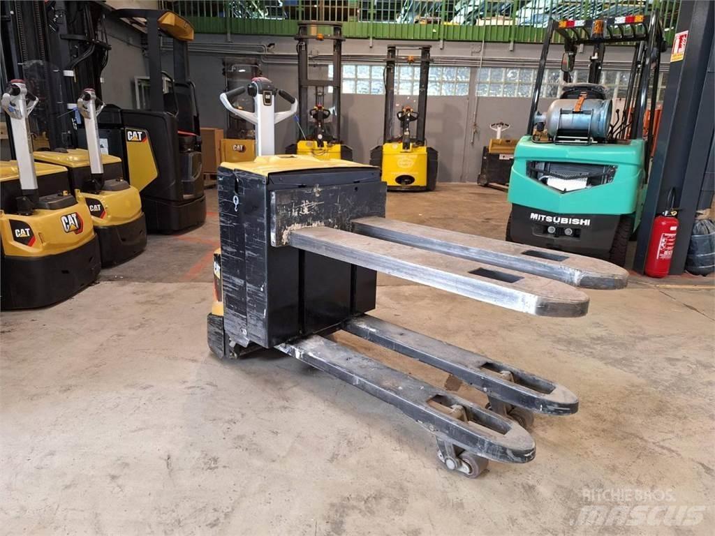 CAT NPP20N2E 行走控制式堆積機