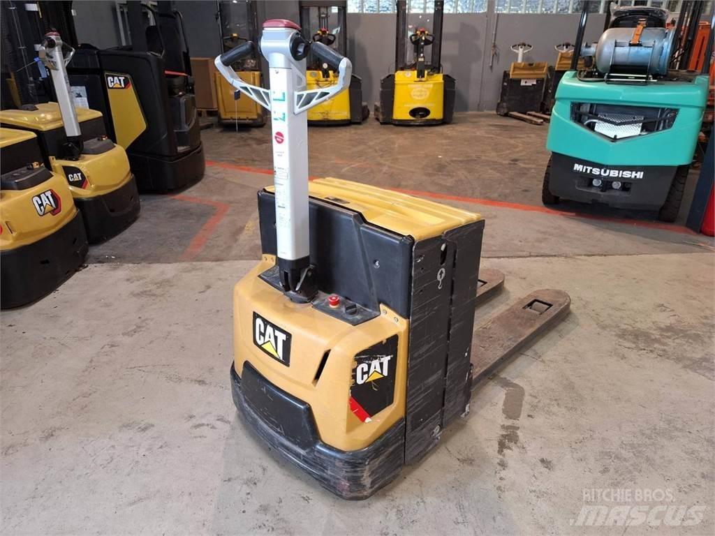 CAT NPP20N2E 行走控制式堆積機