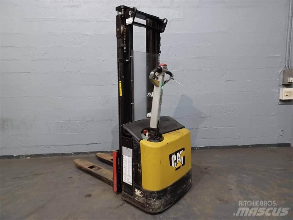 CAT NSP12N 行走控制式堆積機