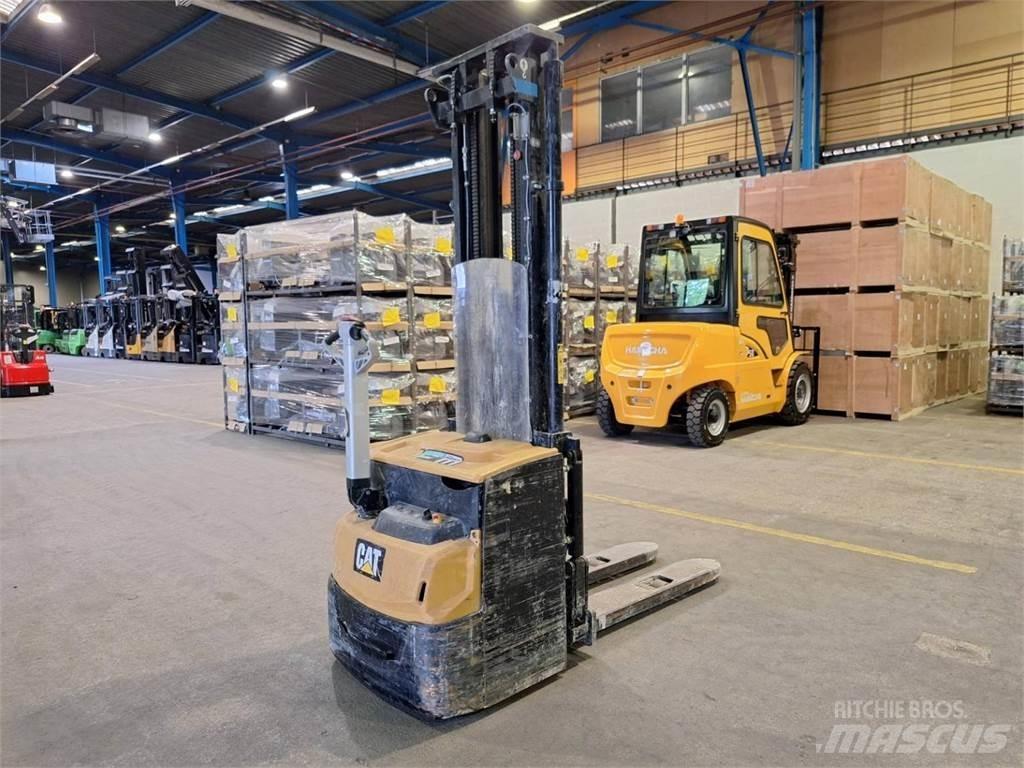 CAT NSP16N2 行走控制式堆積機