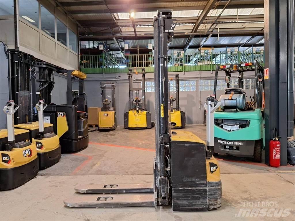 CAT NSP16N2 行走控制式堆積機