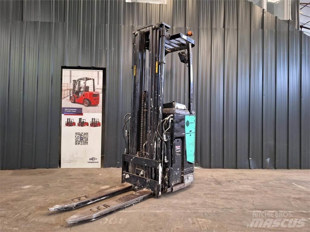 CAT NSR16N 自走式堆積機