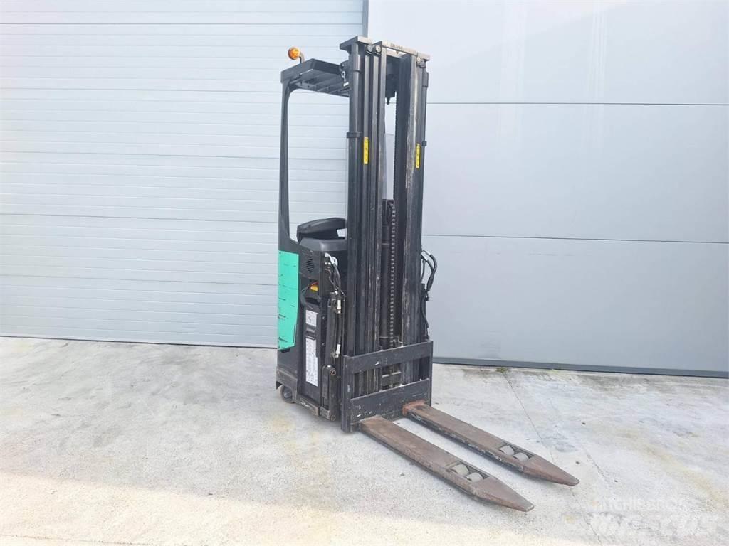 CAT NSR16N 自走式堆積機