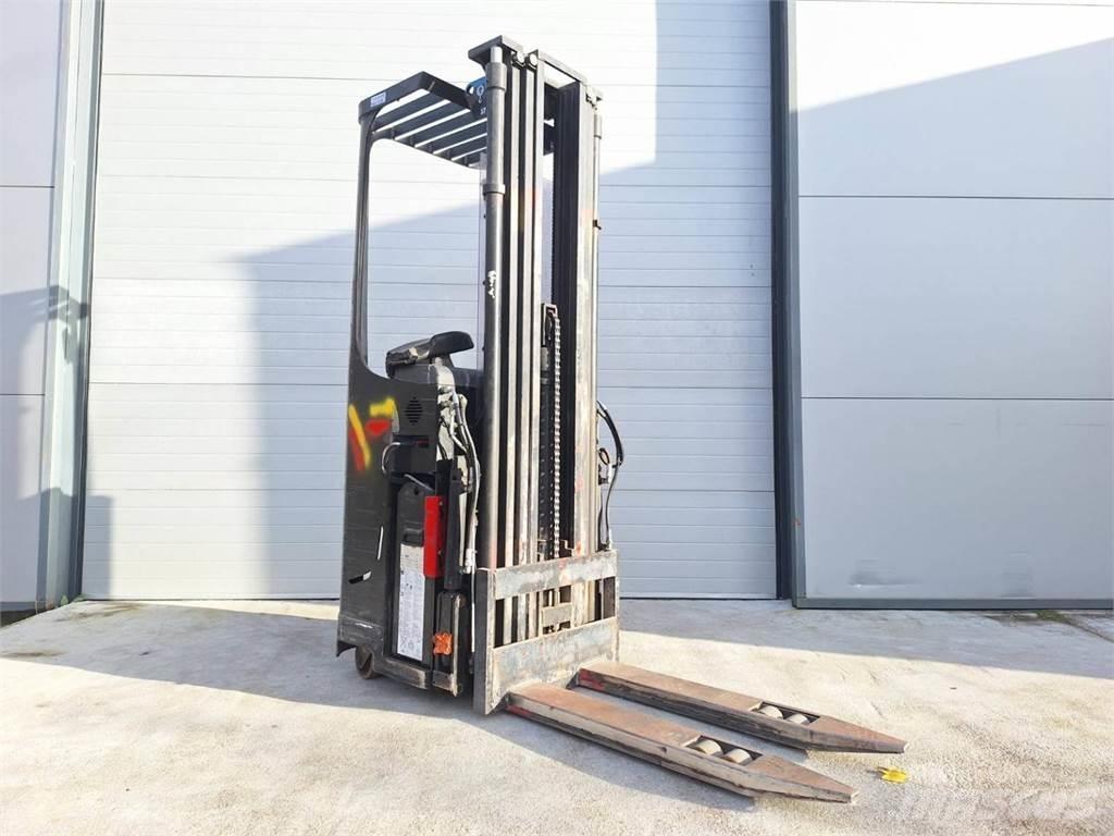 CAT NSR16N 自走式堆積機