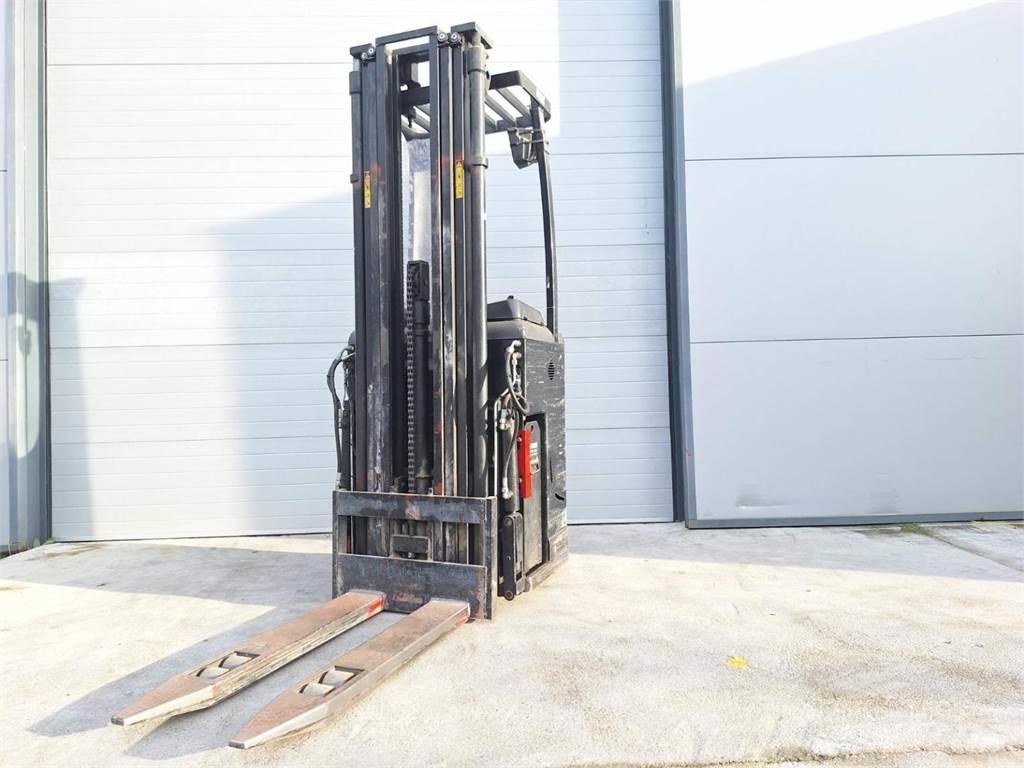 CAT NSR16N 自走式堆積機