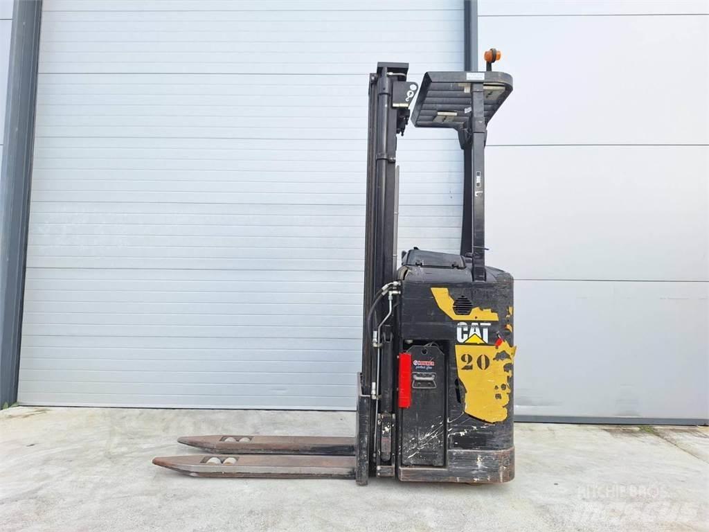 CAT NSR16N 自走式堆積機