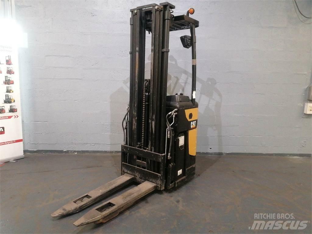 CAT NSR16N 自走式堆積機