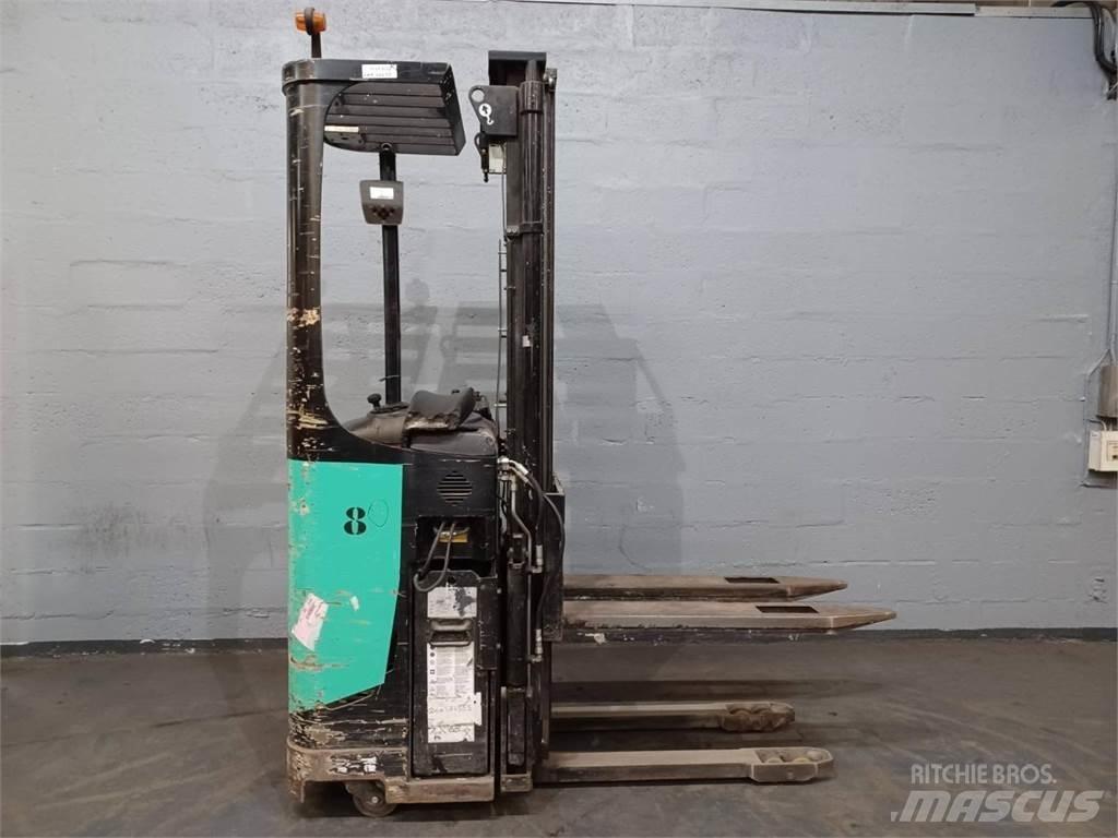 CAT NSR16N 自走式堆積機