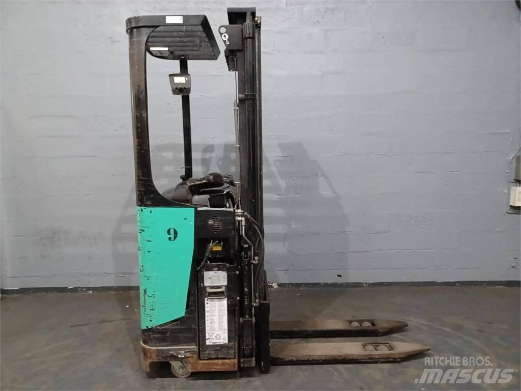 CAT NSR16N 自走式堆積機