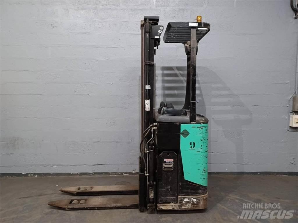 CAT NSR16N 自走式堆積機