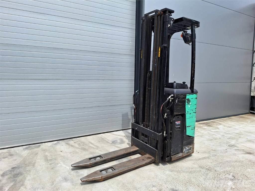 CAT NSR16N 自走式堆積機
