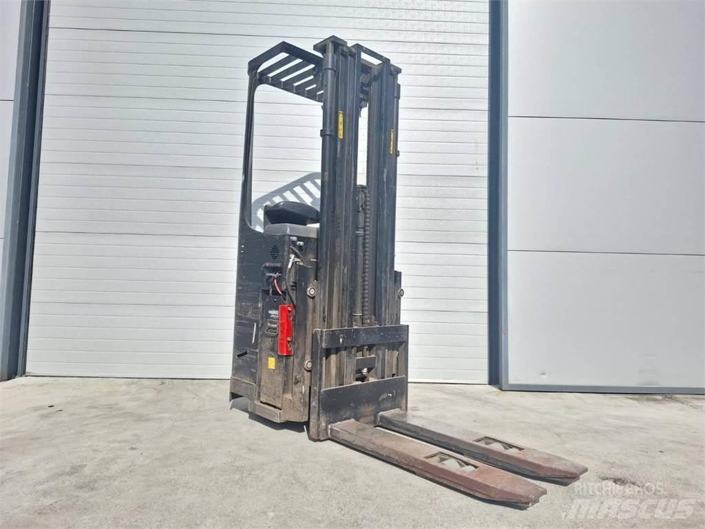CAT NSR16NI 自走式堆積機