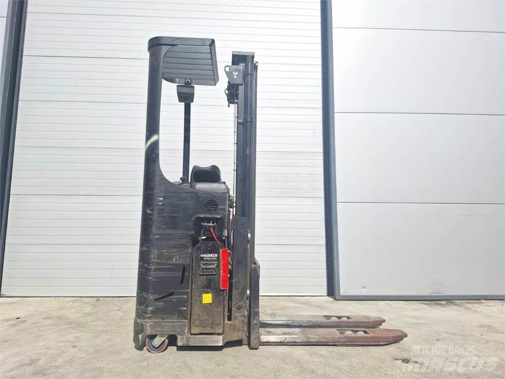 CAT NSR16NI 自走式堆積機
