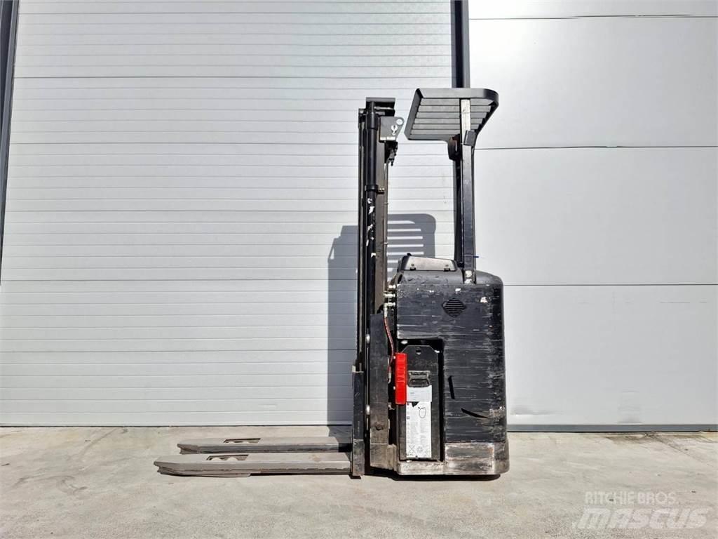 CAT NSR16NI 自走式堆積機