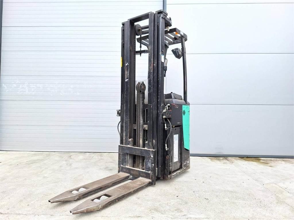 CAT NSR20N 自走式堆積機