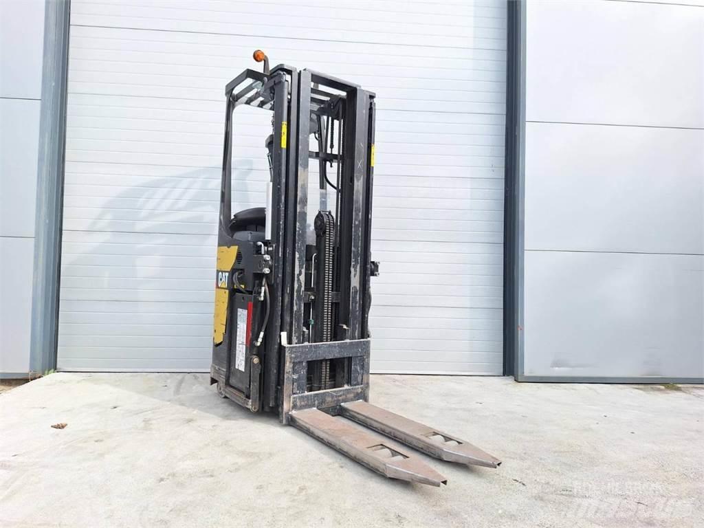 CAT NSR20N 自走式堆積機