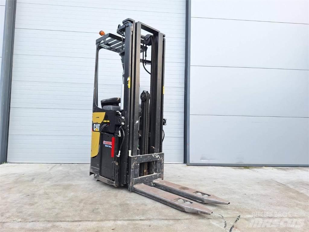 CAT NSR20N 自走式堆積機
