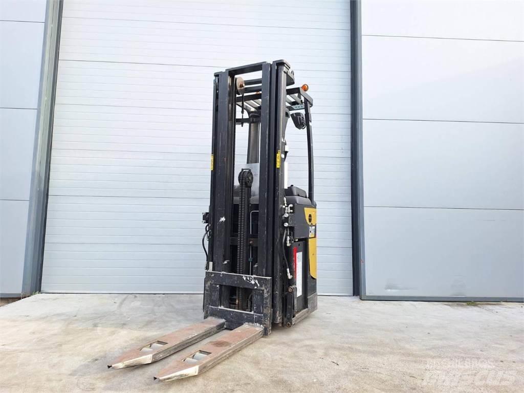 CAT NSR20N 自走式堆積機