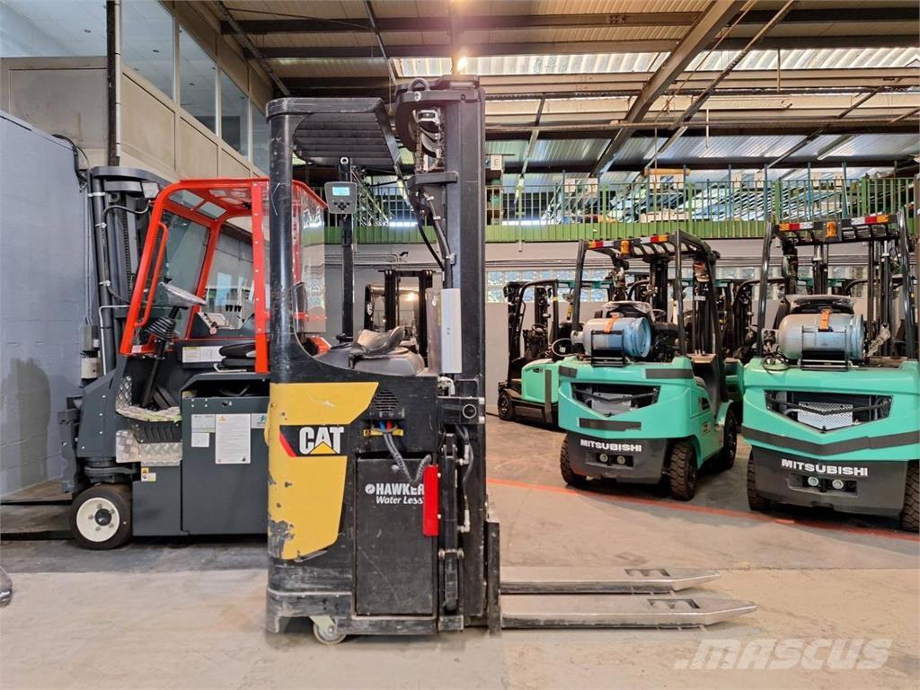 CAT NSR20N 自走式堆積機