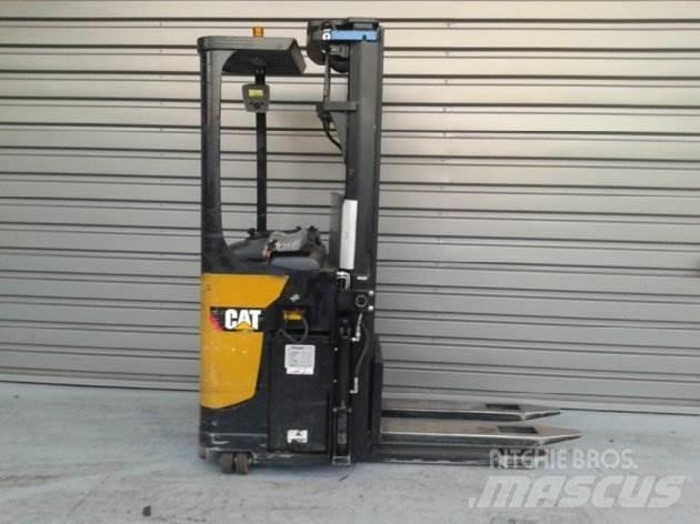 CAT NSR20N 自走式堆積機
