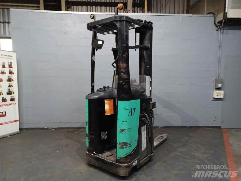 CAT NSR20N 自走式堆積機
