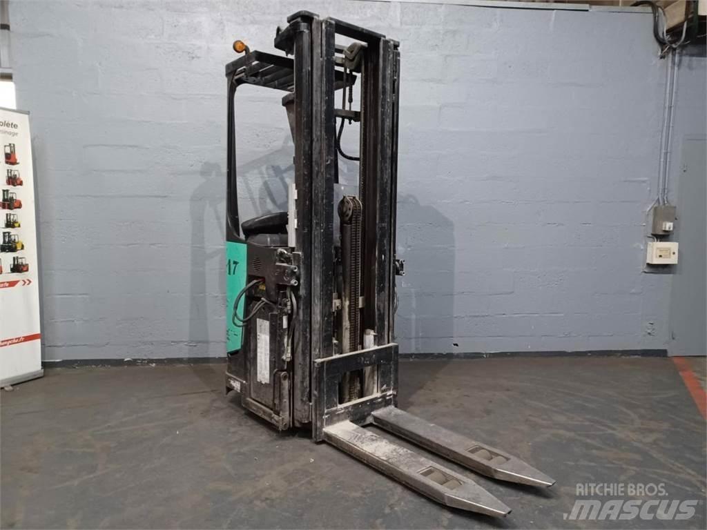 CAT NSR20N 自走式堆積機