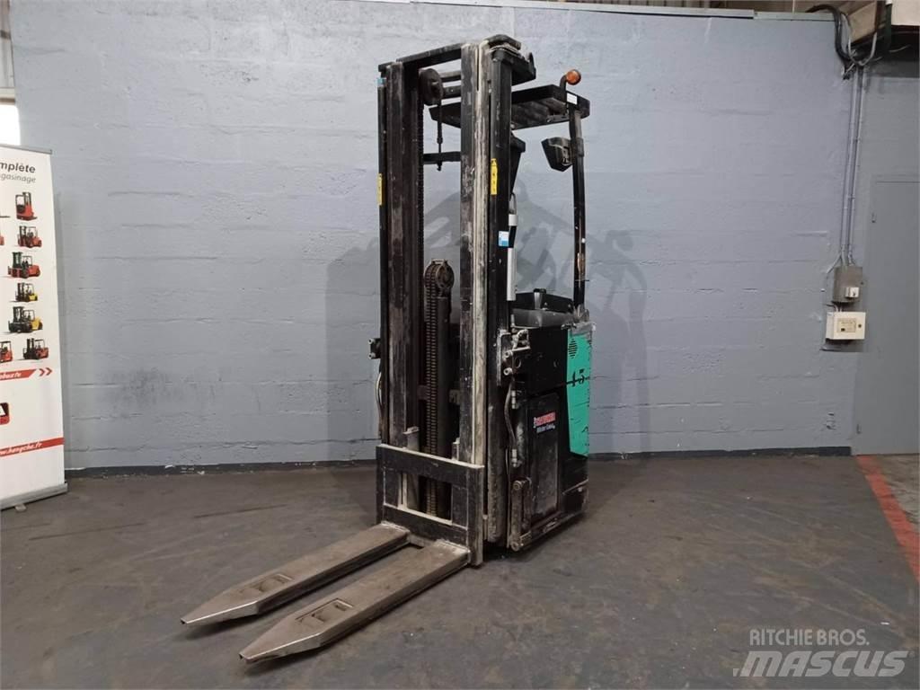 CAT NSR20N 自走式堆積機