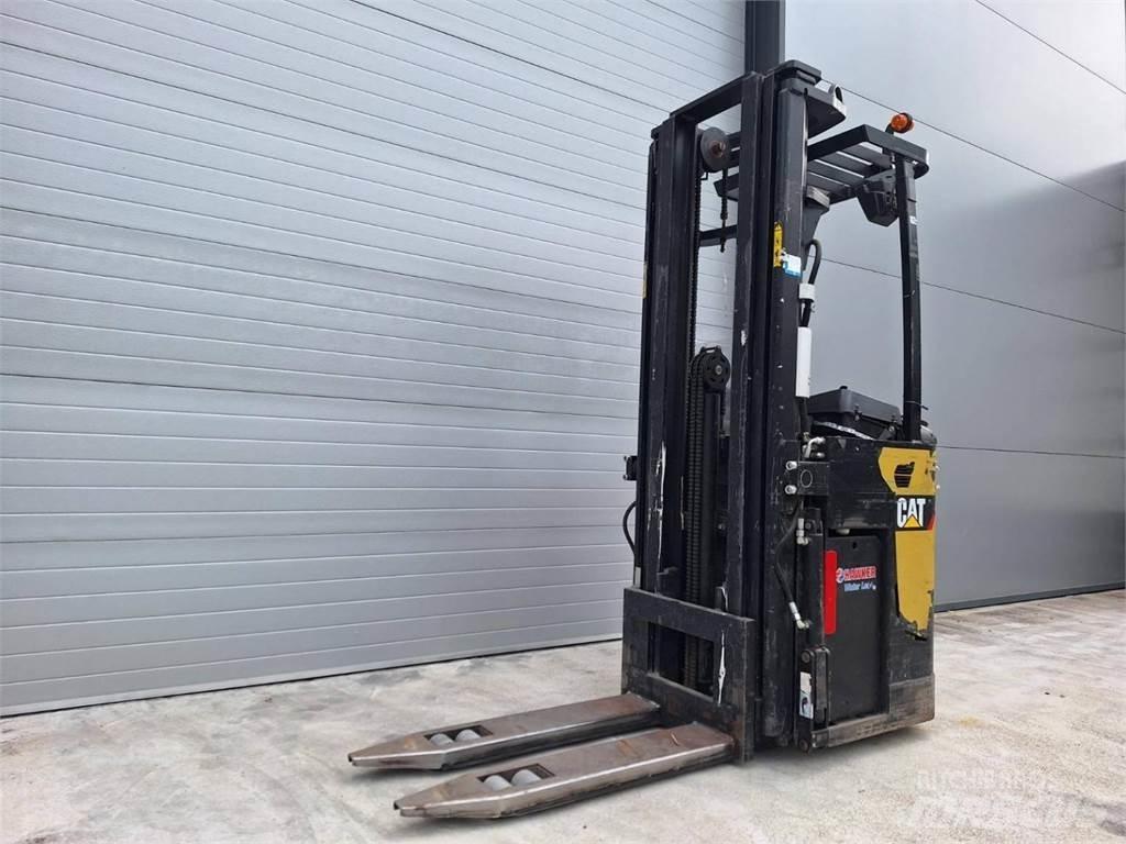 CAT NSR20N 自走式堆積機